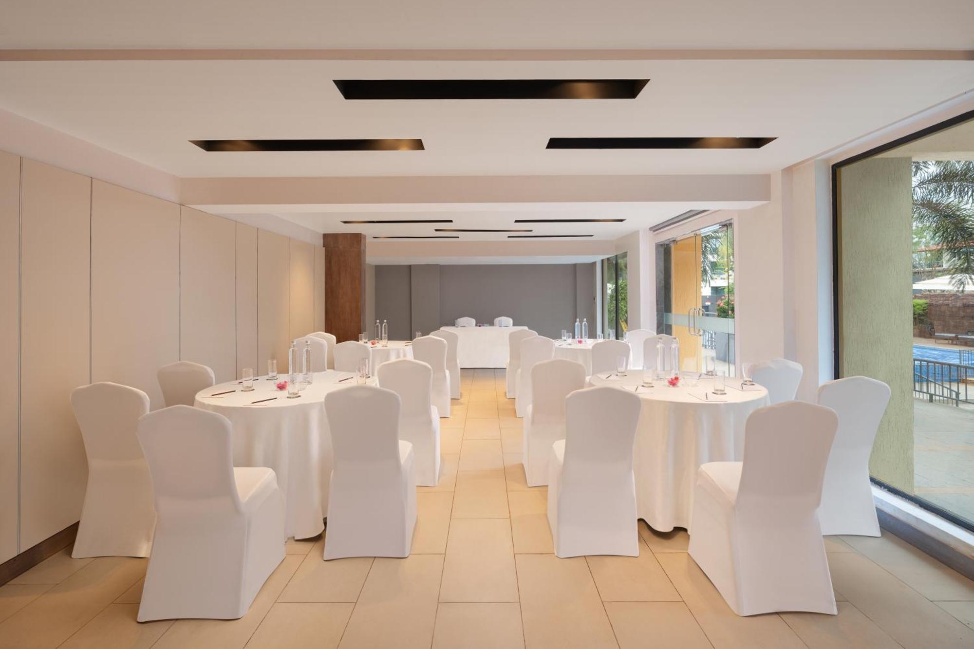 Fairfield By Marriott Goa Anjuna Baga Exterior photo